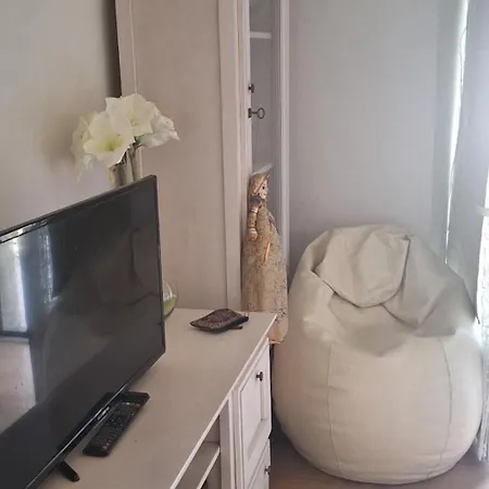 Casa Kontrasta * Contrasta